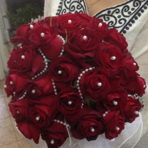 זר כלה קלאסי בורדו.